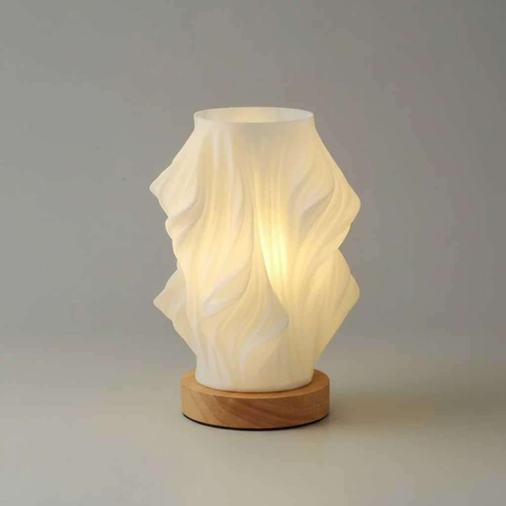 Serene Wavecrest | Moderne Tischlampe mit Wellenförmigem Schirm